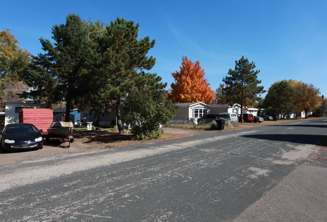 Cudds Court in River Falls, WI - Building Photo