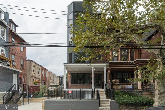 5039 Pine St, Unit 3 in Philadelphia, PA - Building Photo - Building Photo