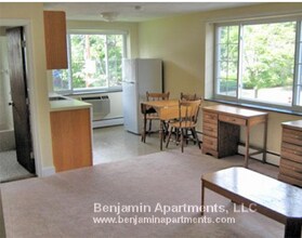 15 Brattle Pl, Unit 6 in Arlington, MA - Foto de edificio - Building Photo