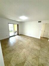 733 Riverside Dr in Coral Springs, FL - Building Photo - Building Photo