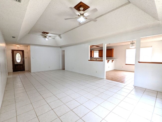 property at 2913 Lakewood Ct