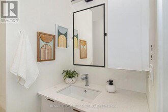 600 Mountaineer Private in Ottawa, ON - Building Photo - Building Photo