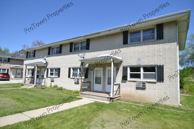 property at 11 E Zarley Blvd