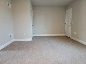 605 White Chapel Rd in Lancaster, PA - Building Photo - Building Photo