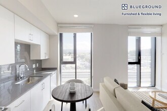 6301 Shellmound St in Emeryville, CA - Building Photo - Building Photo