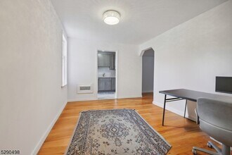 176 Millburn Ave in Millburn, NJ - Building Photo - Building Photo