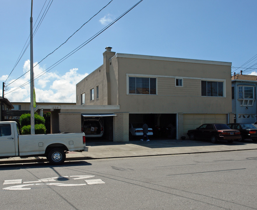 145 N Kingston St in San Mateo, CA - Building Photo