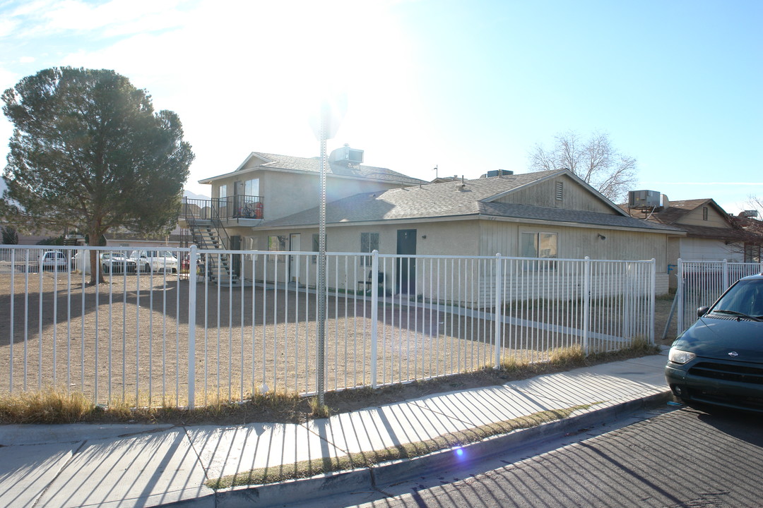 1680 Mary Jane Dr in Las Vegas, NV - Building Photo