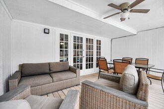 15711 Creekhaven Dr in Houston, TX - Building Photo - Building Photo