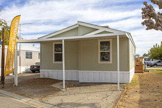 Fairview Mobile Home Park in Coalinga, CA - Building Photo - Building Photo