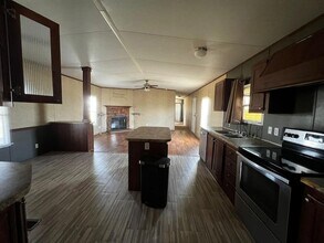 18352 Wilber Rd in Hamshire, TX - Building Photo - Building Photo