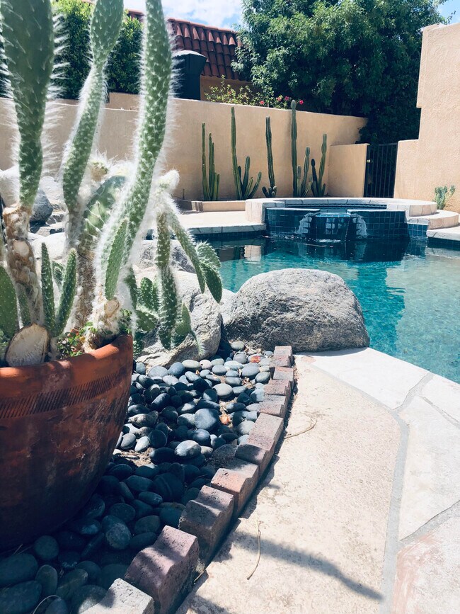 72836 Mesa View Dr in Palm Desert, CA - Building Photo - Building Photo