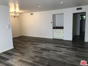 1640 S Bentley Ave in Los Angeles, CA - Building Photo - Building Photo