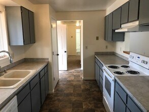 2523 SW Fissure Loop in Redmond, OR - Building Photo - Building Photo