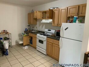 23 Egremont Rd, Unit 3 in Boston, MA - Foto de edificio - Building Photo