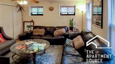 2326 N Southport Ave in Chicago, IL - Building Photo - Building Photo