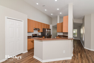 6528 Bridgecrest Dr in Lithia, FL - Building Photo - Building Photo