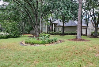 198 N Valley Oaks Cir in Spring, TX - Building Photo - Building Photo