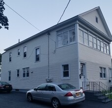 51 Russell Rd in Albany, NY - Building Photo - Building Photo