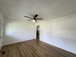 481 McQuade Cir in McMinnville, TN - Building Photo - Building Photo