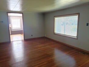 3729 19th Ave in Forest Grove, OR - Foto de edificio - Building Photo