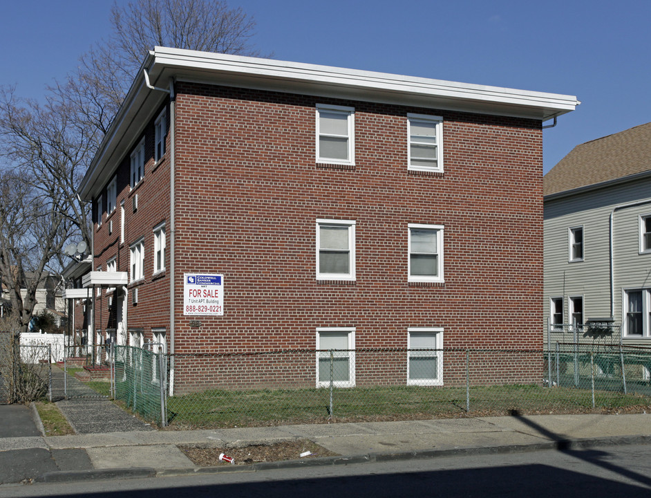 98 Dodd St in East Orange, NJ - Building Photo