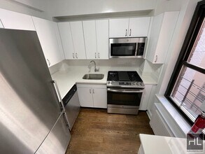 EAST 57 STREET, Unit 10E in New York, NY - Building Photo - Building Photo