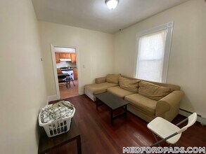 569 Main St in Medford, MA - Building Photo - Building Photo