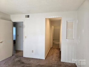 4524 Sharon Chase Dr in Charlotte, NC - Building Photo - Building Photo