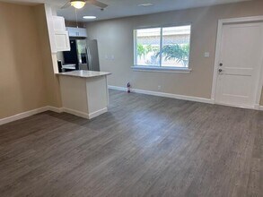 2850 Hinda Rd in Palm Beach Gardens, FL - Foto de edificio - Building Photo