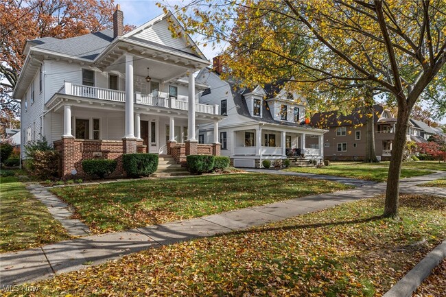 1217 Belle Ave in Lakewood, OH - Building Photo - Building Photo