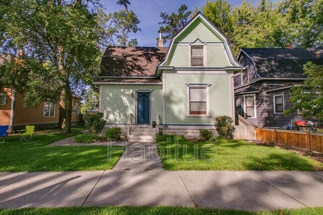 property at 1405 N 11th St