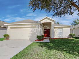 5251 Silver Thistle Ln in St. Cloud, FL - Building Photo