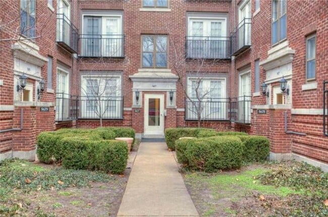 5675 Waterman Blvd in St. Louis, MO - Building Photo - Building Photo