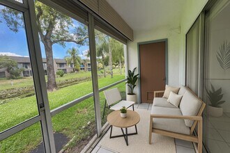 2750 Forest Hills Blvd in Coral Springs, FL - Building Photo - Building Photo