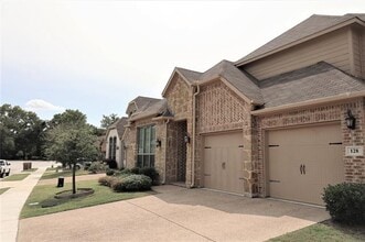 128 Andrea Ct in Lewisville, TX - Building Photo - Building Photo