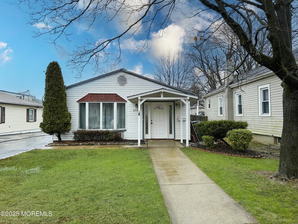 279 S Bridge Ave in Red Bank, NJ - Building Photo