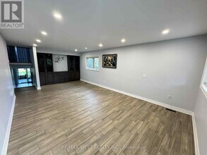 80 Maple Grove Ave in Richmond Hill, ON - Building Photo - Building Photo