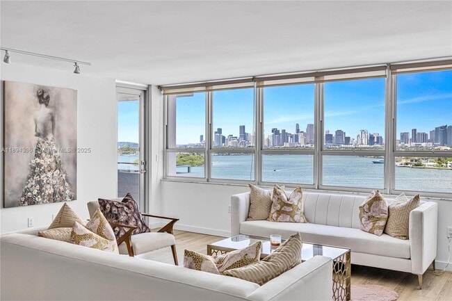 11 Island Ave in Miami Beach, FL - Building Photo - Building Photo