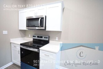 907 Dr M.L.K. Jr Dr-Unit -D in Jonesboro, AR - Building Photo - Building Photo