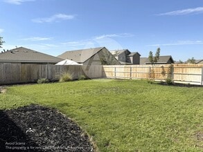 1333 W Butterfield Ln in Hanford, CA - Building Photo - Building Photo