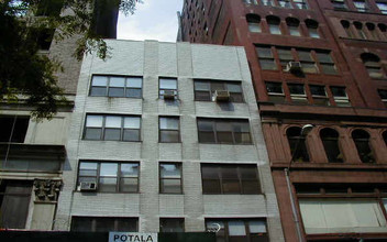 9 E 36th St in New York, NY - Building Photo - Building Photo