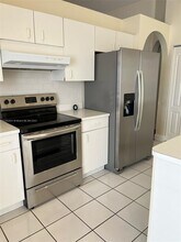 9928 NW 29th Ter in Doral, FL - Building Photo - Building Photo