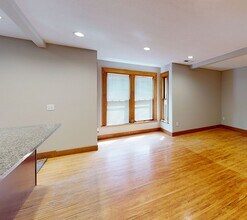 1107 6th St SE in Minneapolis, MN - Foto de edificio - Building Photo