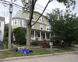 235-237 Montgomery St in Highland Park, NJ - Building Photo