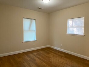 222 Dooley St SE in Cleveland, TN - Foto de edificio - Building Photo