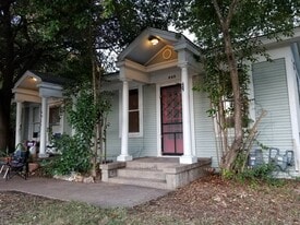 922 Howard St, Unit 922 in Taylor, TX - Building Photo