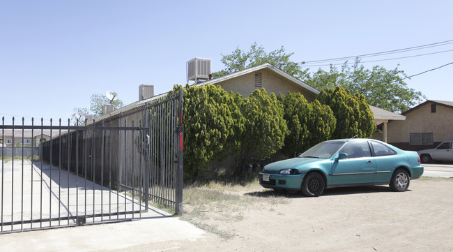 11560 Sage St in Adelanto, CA - Building Photo - Building Photo