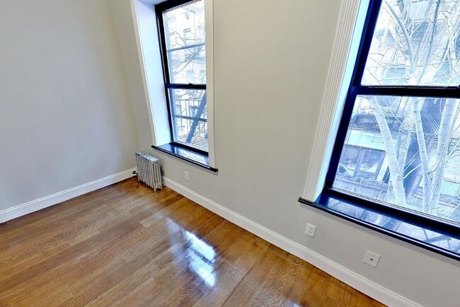 434 W 52nd St