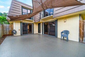 1015 10th Ct in Palm Beach Gardens, FL - Building Photo - Building Photo